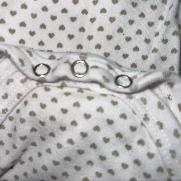 NFL Team Apparel Cleveland Browns Polka Dotted Onesie Size 3/6 Months - Picture 4 of 7